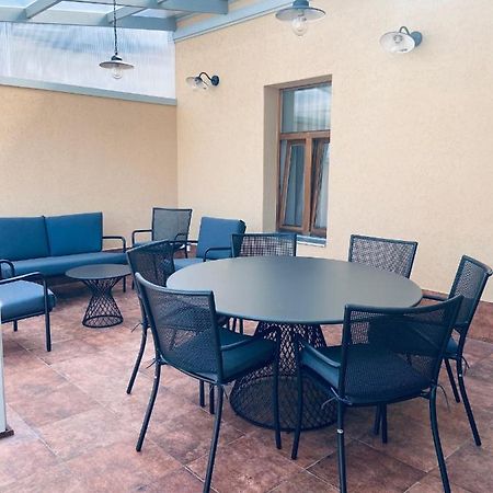 Roze Republikas Apartments لييبايا المظهر الخارجي الصورة