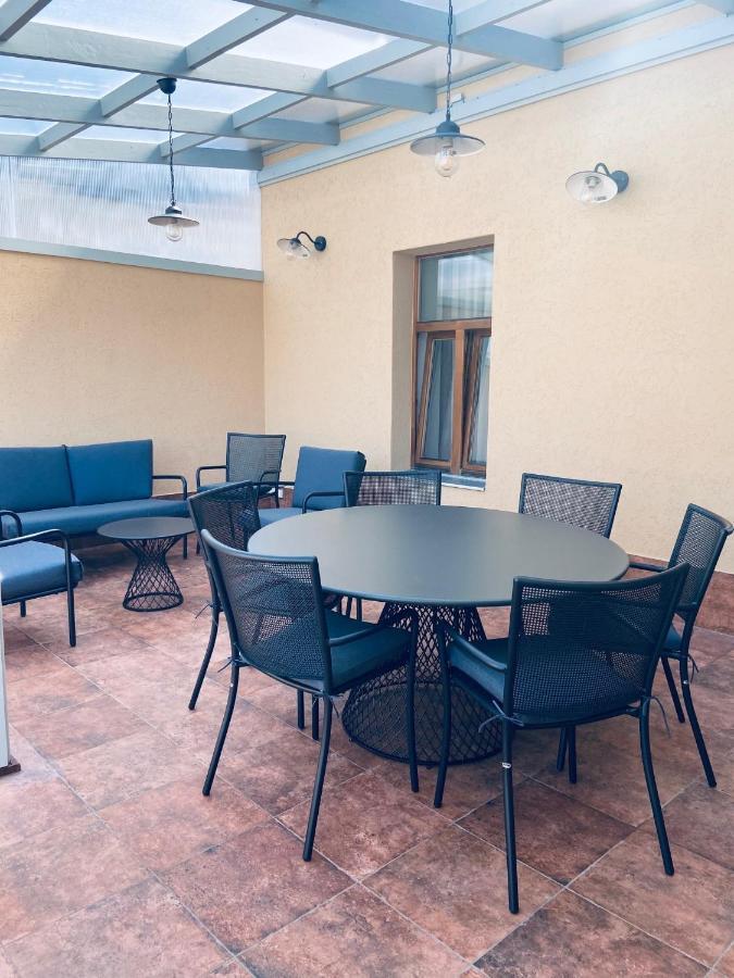 Roze Republikas Apartments لييبايا المظهر الخارجي الصورة