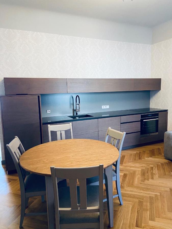 Roze Republikas Apartments لييبايا المظهر الخارجي الصورة